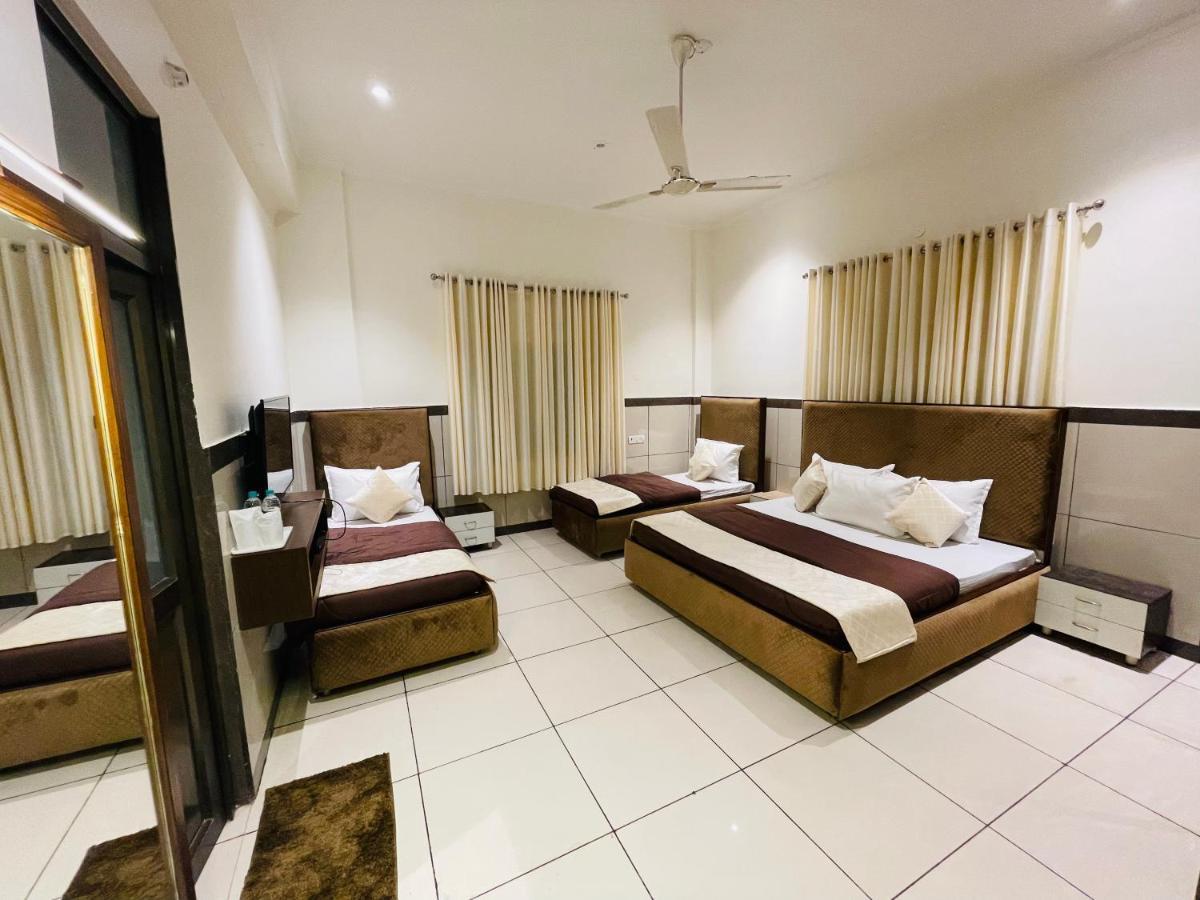 Hotel Primrose Regency Sonipat Exterior foto