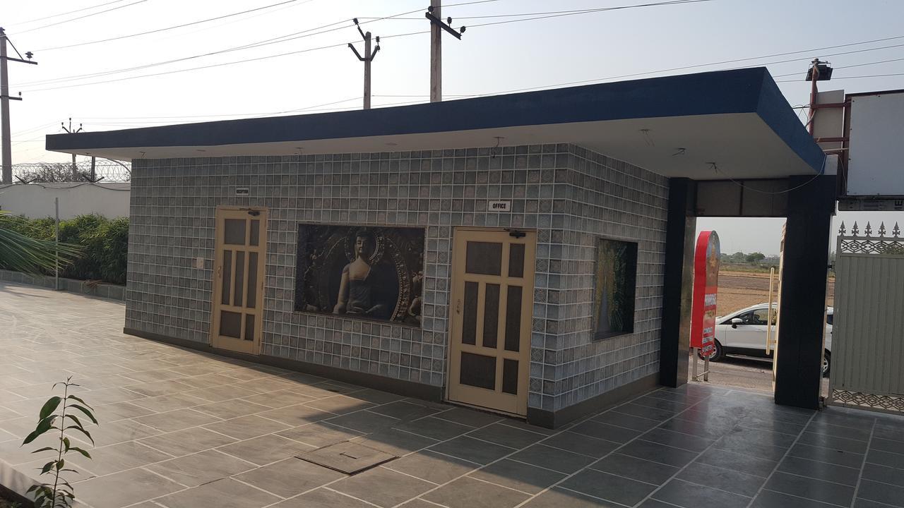Hotel Primrose Regency Sonipat Exterior foto